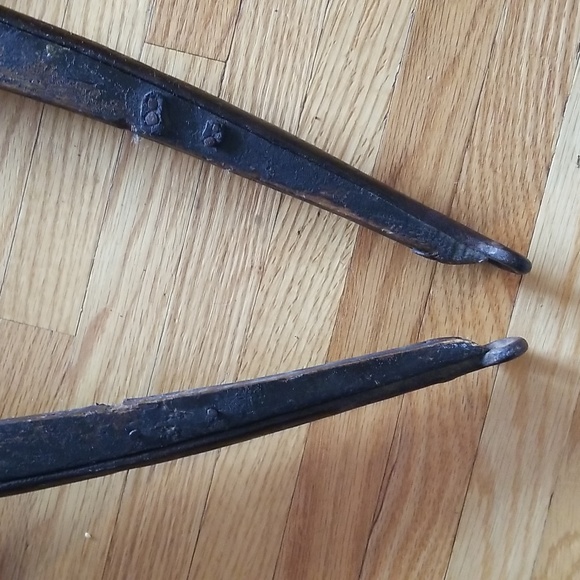 Antique wood, iron and leather horse yoke - Picture 6 of 10